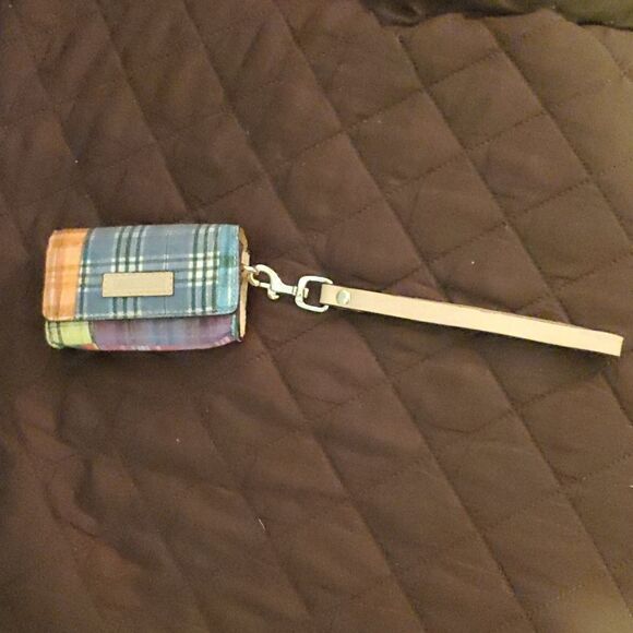 Dooney and Bourke wristlet, brand new - Picture 2 of 5